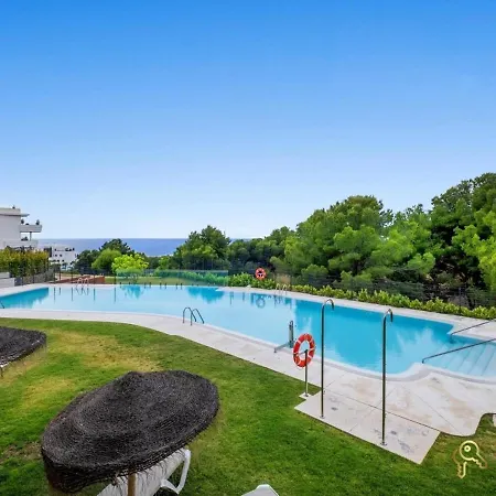 Sea View With Garden In Appartement *